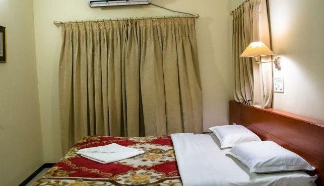 Hotel Bombay Tiffanys مَسّور المظهر الخارجي الصورة