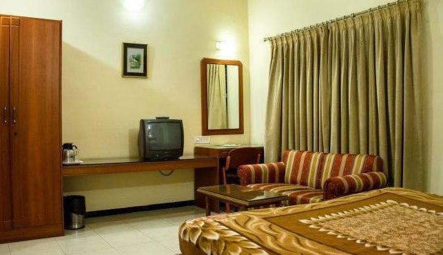 Hotel Bombay Tiffanys مَسّور المظهر الخارجي الصورة